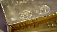 Oro abre a la baja por toma de ganancias de inversores